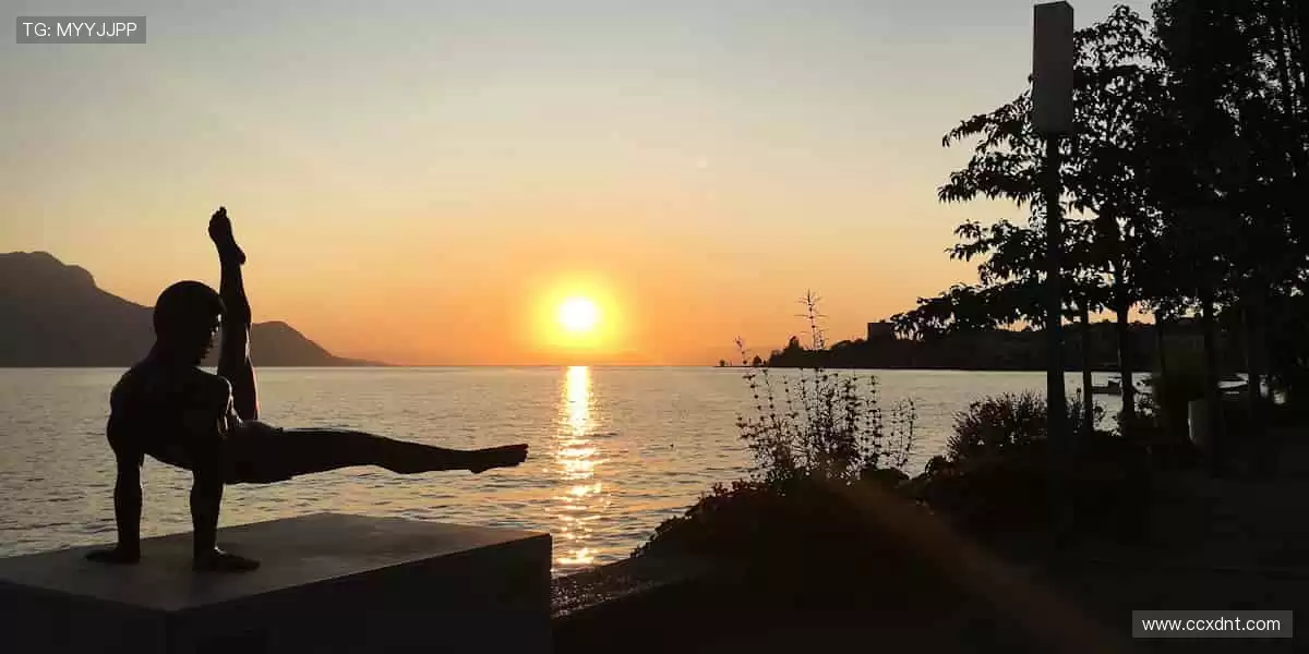 ⚽️ 绿茵激战，等你来见证奇迹！